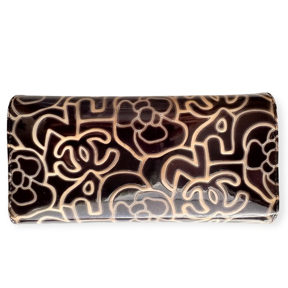 SOLD Chanel Camellia Patent Leather Long Wallet with Chain - Picture 2 of 14